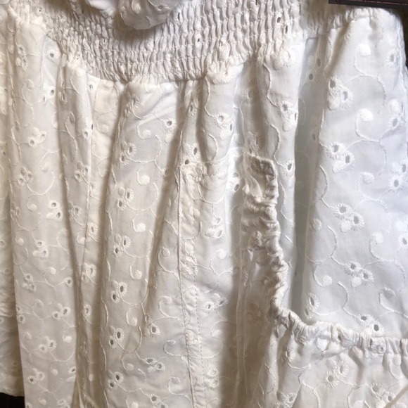 New Gorgeous Strapless White Romper ♥️ - Picture 6 of 10